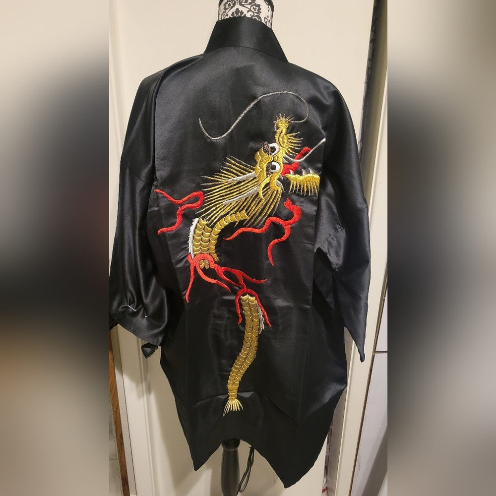 Black‎ Japanese Kimono Embroidered Dragon